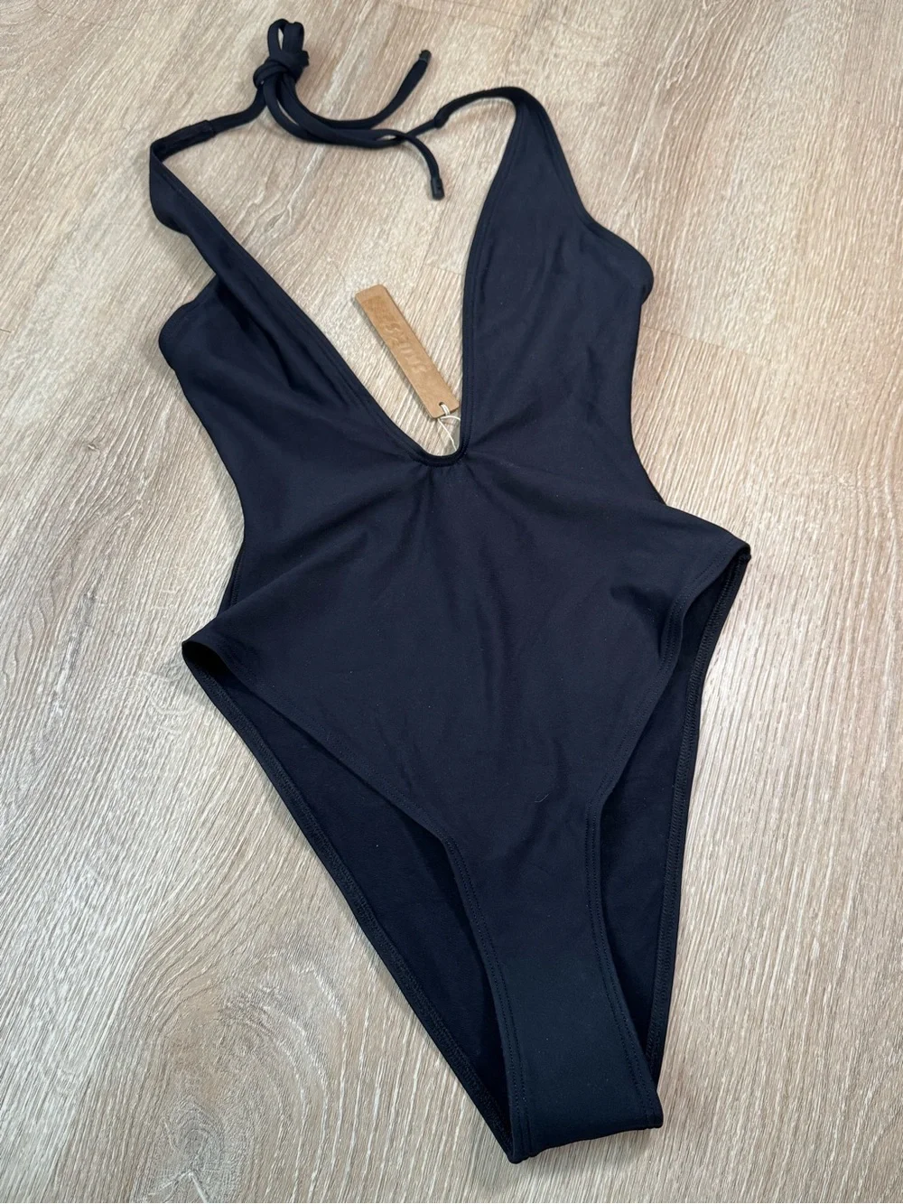 SKIMS classic swim deep plunge one piece small